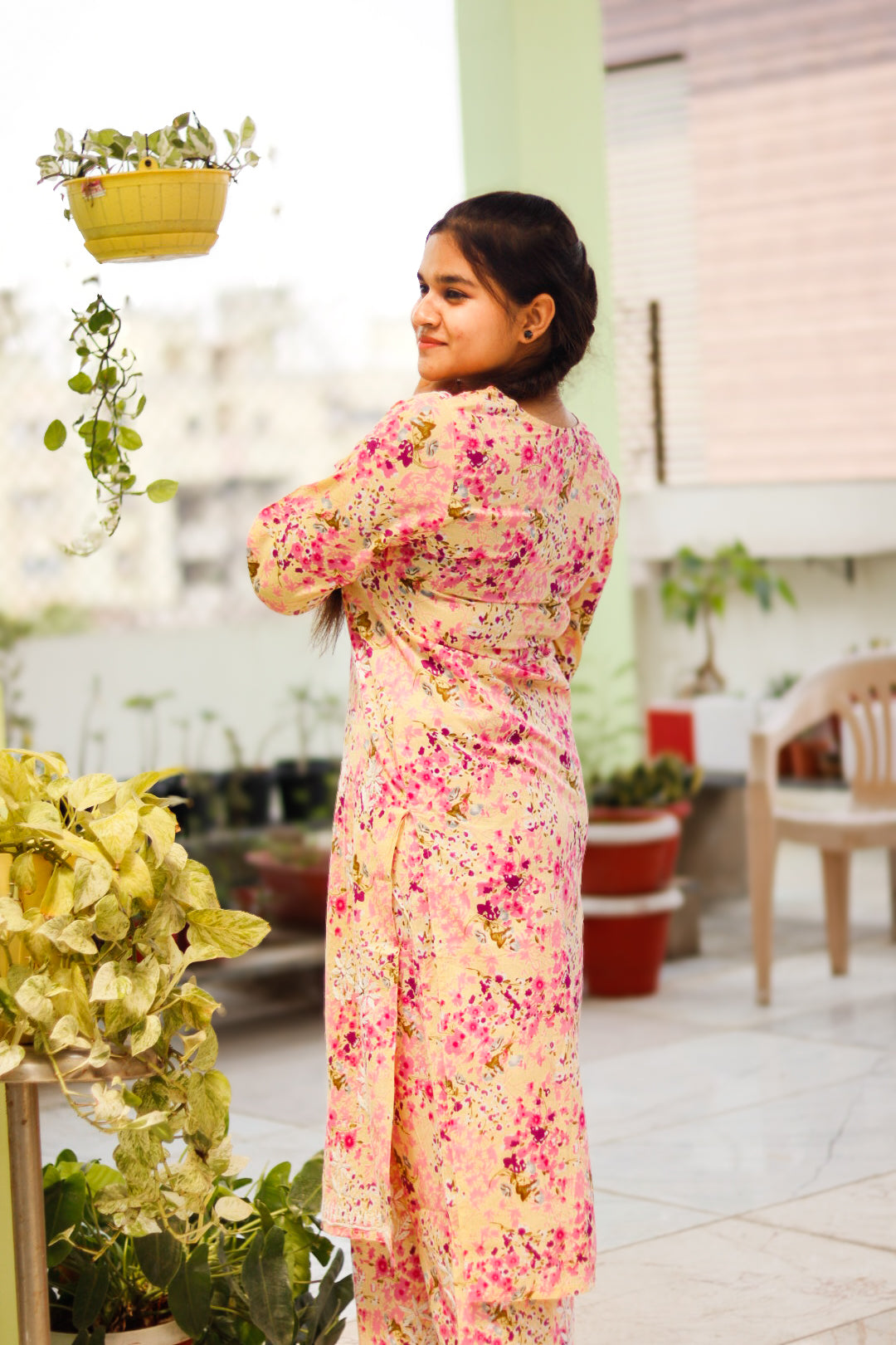 Floral Print Mal Mal Cotton Chikankari Kurti With Pant  For Women