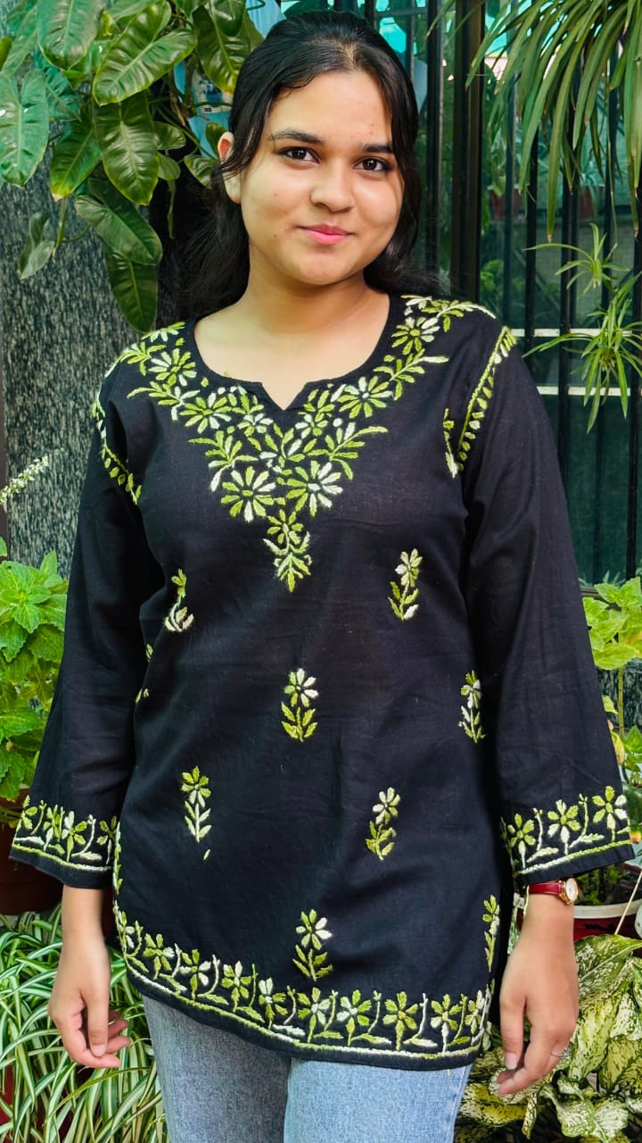 Meadow embroidery Black and Green Short top
