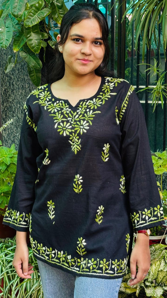 Meadow embroidery Black and Green Short top