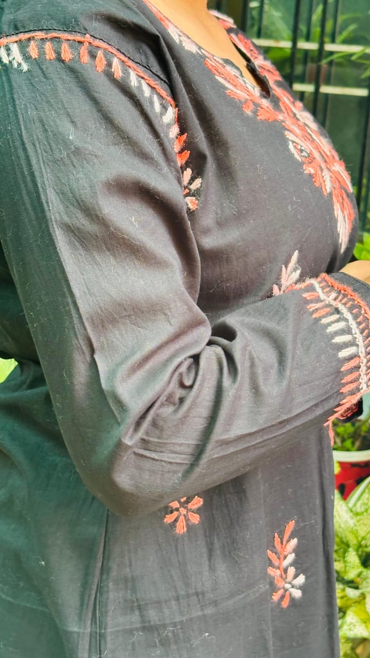 Sunset Bloom  embroidery Black and orange Short top