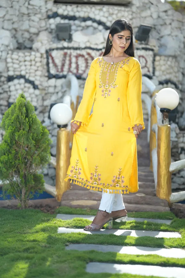 Yellow Slub Cotton Kashmiri Kadhai Kurti